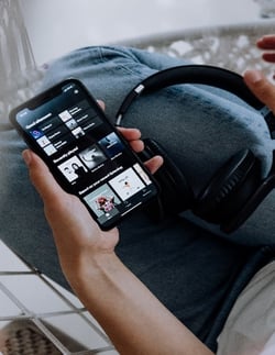 Streaming musical sur smartphone - La musique rend heureux