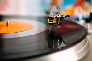 Vinyl joué sur une platine