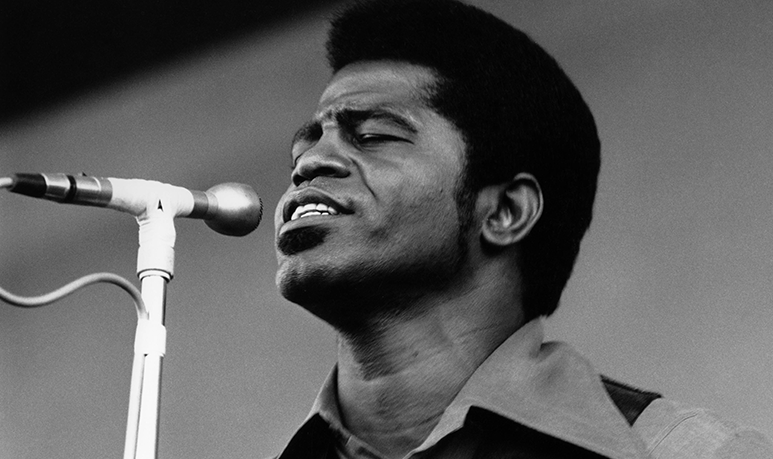 James Brown chantant 